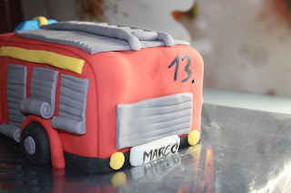  Tarta decorada Camión de Bomberos y Galletas decoradas de bombero 