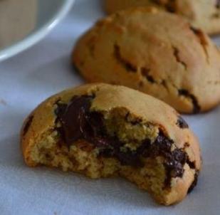 cookies moelleux aux péptites de chocolat de beurre de cacahuetes