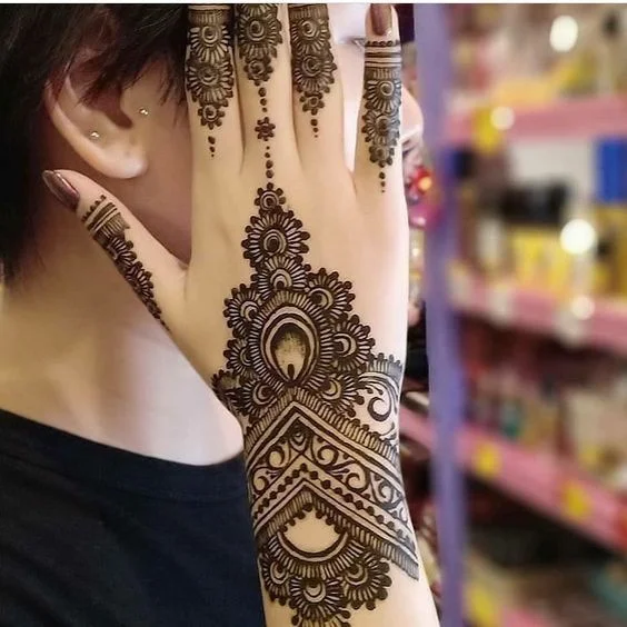 New Mehndi Designs – Beautiful Karwa Chauth Mehndi Designs # i133