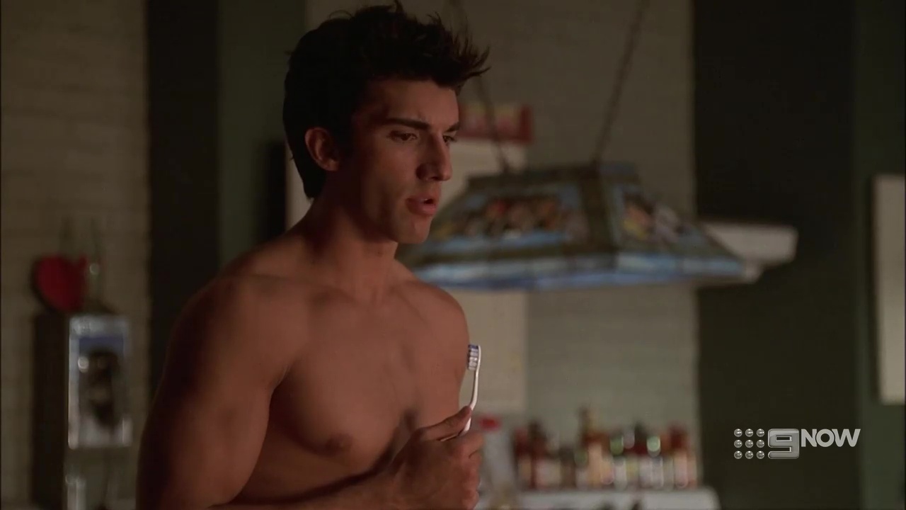 Justin Baldoni shirtless in Everwood 4-02 "The Next Step" .