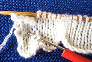   knitting border suitable for hand knitting and machine knitting