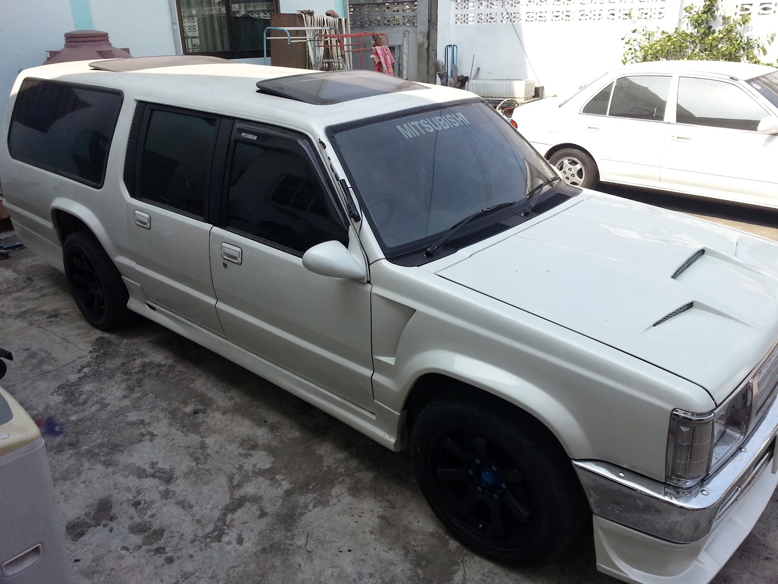 รถดัดแปลง Modified Car update เซ็นต์รถยนต์ดัดแปลง เจาะหลังคา Sunroof