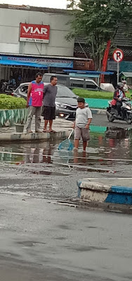 Ironis, Pemandangan Jalan Raya Taman Kota Bondowoso "Bak Kolam Pancing"