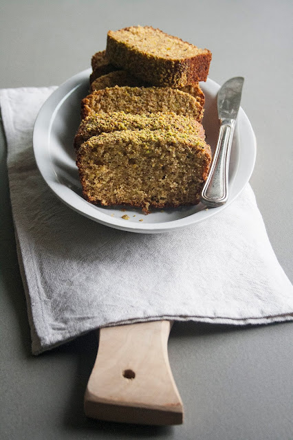 Plumcake ai pistacchi senza burro e senza lattosio