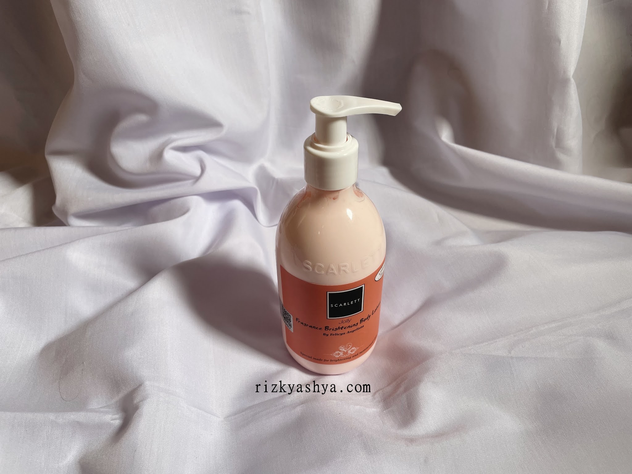 [Review] Scarlett Whitening Body Lotion Varian Terbaru “JOLLY”, Apa