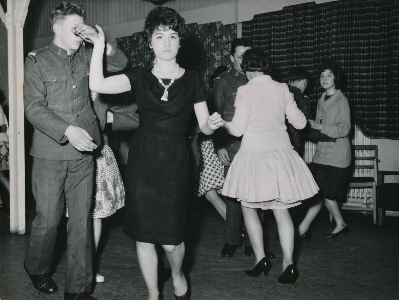 40 Vintage Snaps Show People Dancing in the 1960s Vintage Everyday