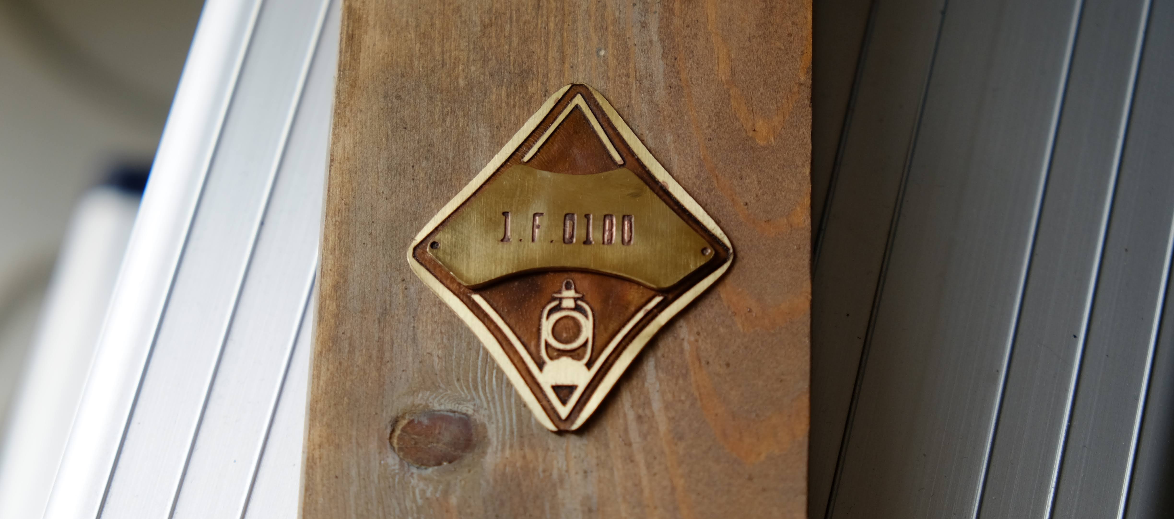 真鍮エッチングでヘッドバッジ エンブレム の自作 Bikes 42 Memo