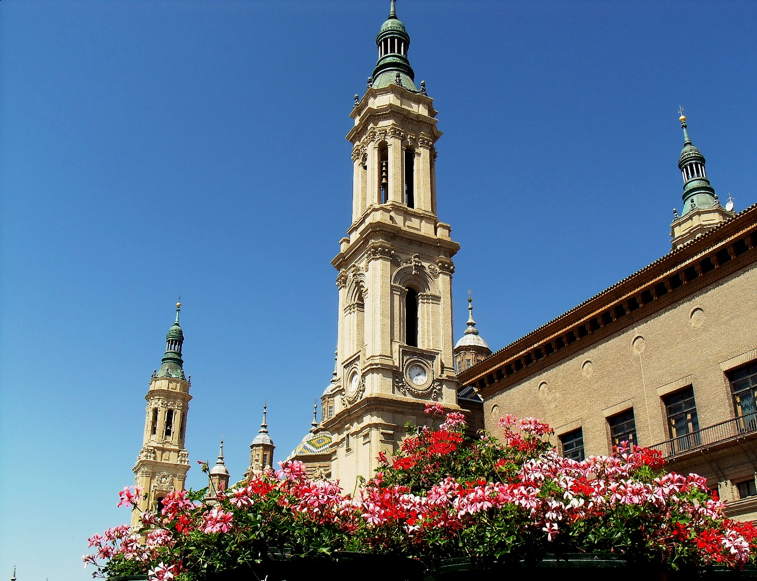 DÍA DEL PILAR EN ZARAGOZA Blog literario y fotográfico