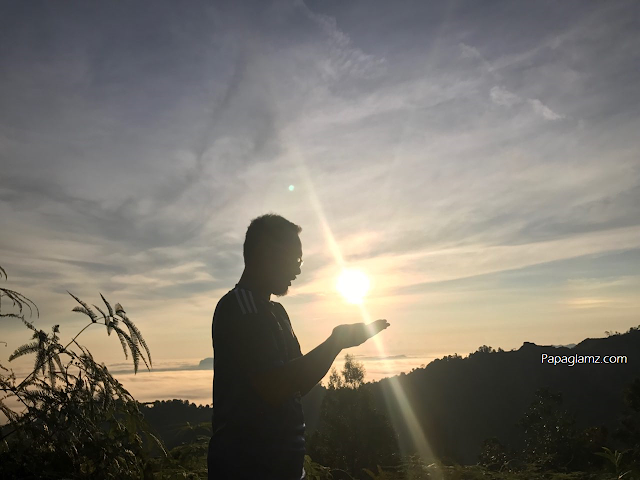 Papaglamz.com: Melihat Matahari Terbit di Puncak Bukit Panorama, Sungai