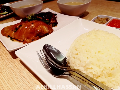 Makan di The Chicken Rice Shop, Metro Point Kajang