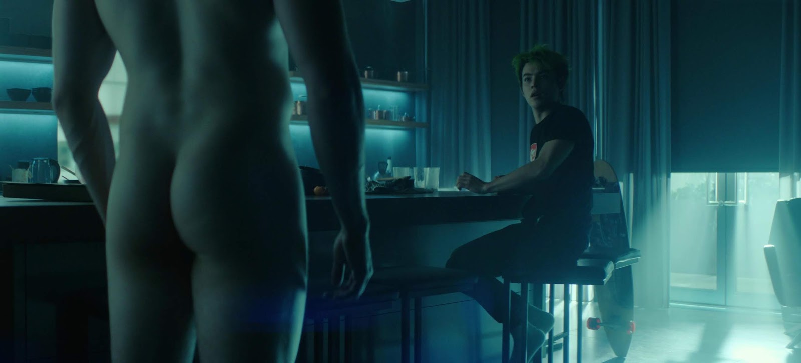 Casperfan: Joshua Orpin naked bum again in Titans S02E09.