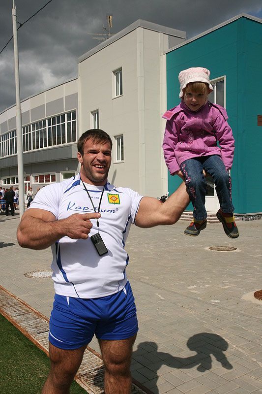Денис Цыпленков стронгмен