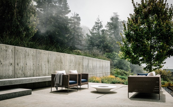 5 Stylish and beautiful ways to design a villa patio retaining wall