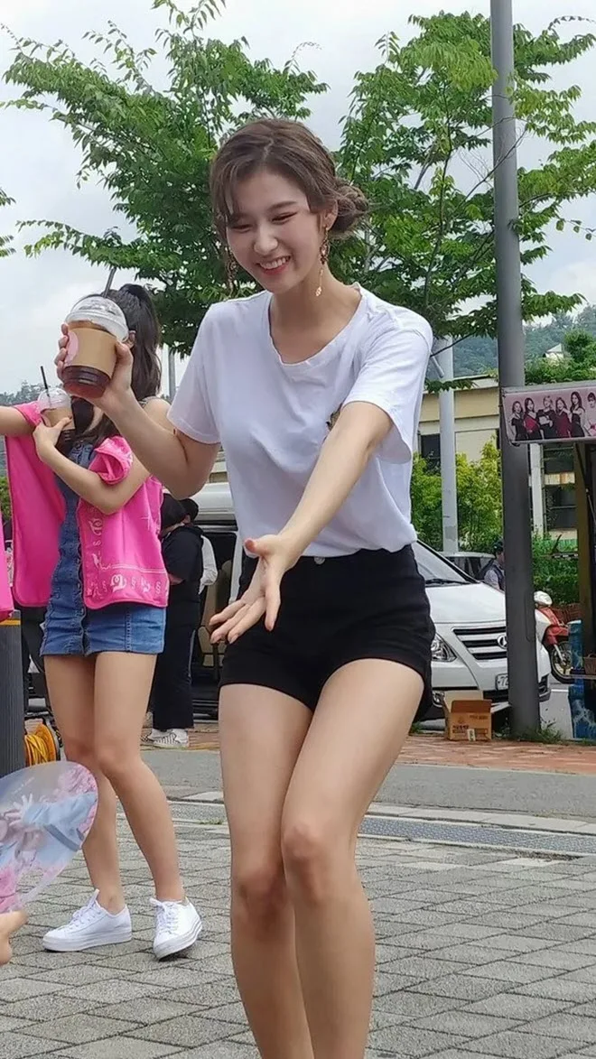 Đằng sau nhan sắc đời thường của nghệ sĩ Hàn Đằng sau nhan sắc đời thường của nghệ sĩ Hàn