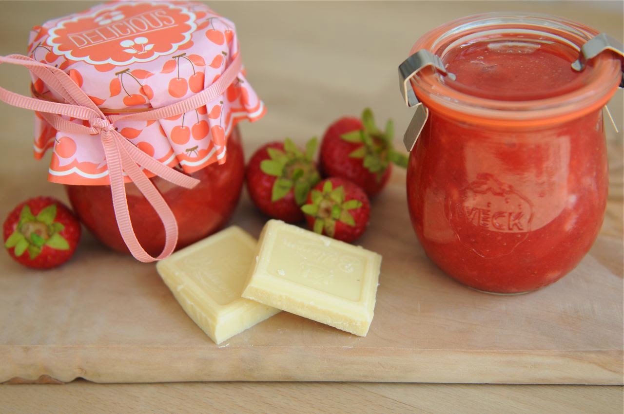 Meike´s cookbooks: Erdbeerkonfitüre mit weißer Schokolade Meike´s cookbooks: Erdbeerkonfitüre mit weißer Schokolade