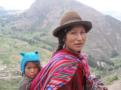 Mujer y niño quechuas