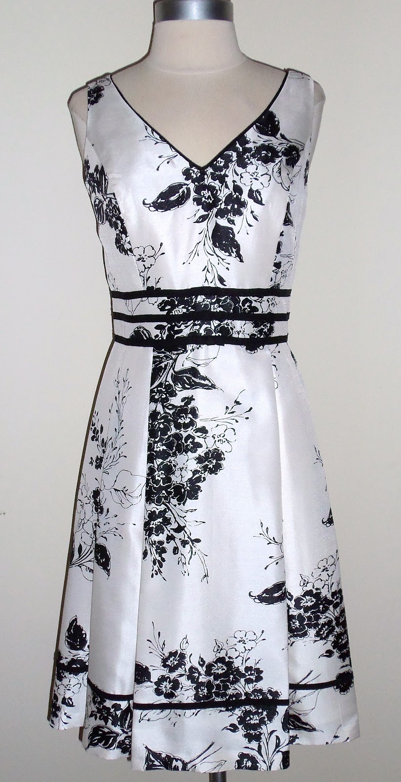 Thrifty Chic Shop Black and White Floral Print Party Dresses