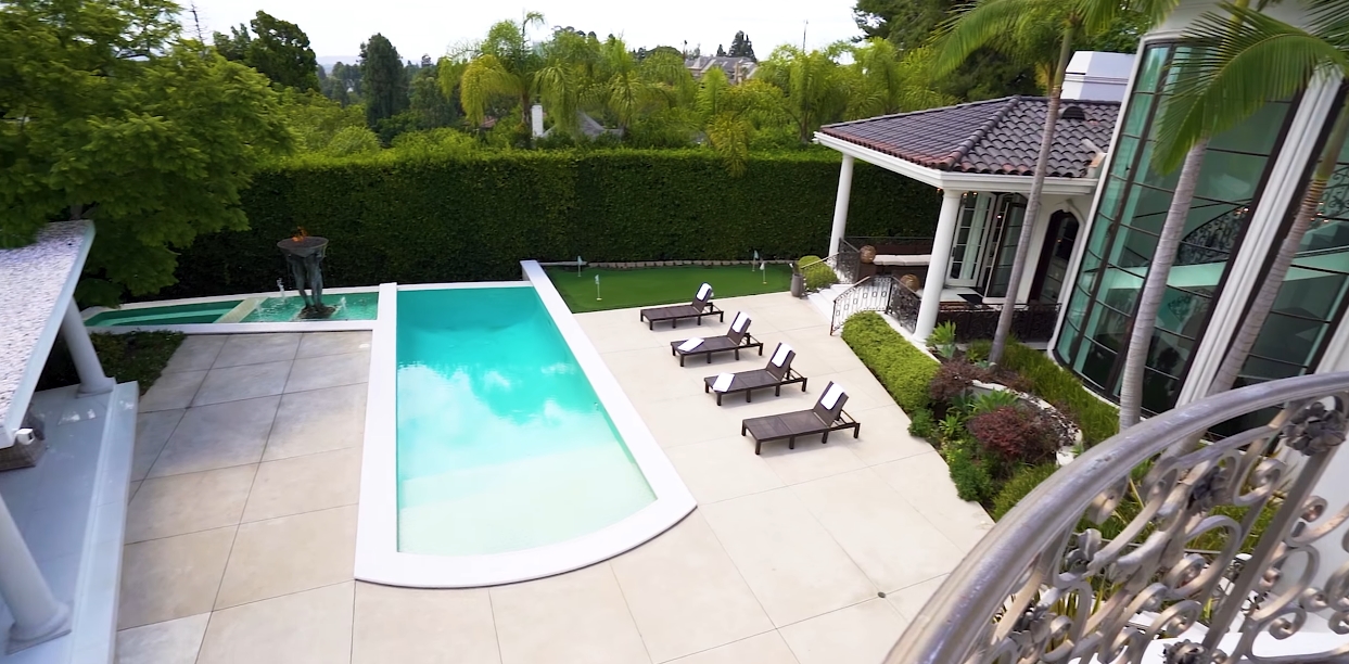 27 Interior Design Photos vs. Tour 1124 Marilyn Dr, Beverly Hills, CA