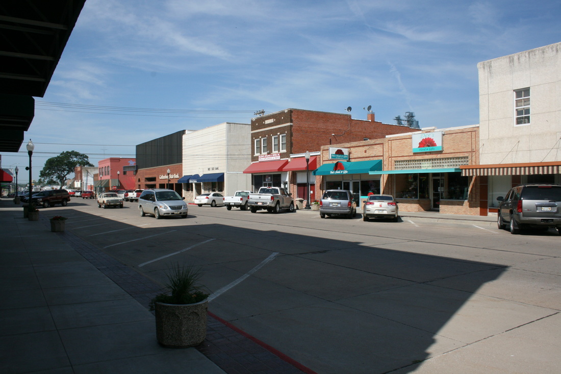 Cheap Nebraska Homes 1014 18th St Gothenburg, NE