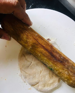 onion-stuffed-paratha-recipe-step-4(a-12) onion-stuffed-paratha-recipe-step-4(a-12)