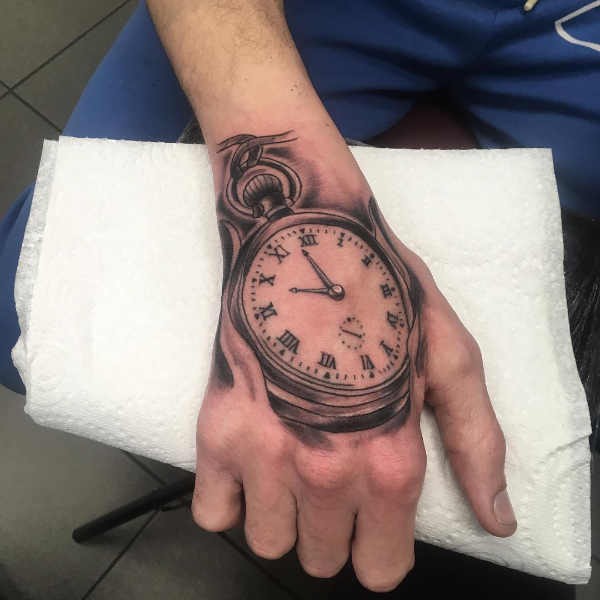 Kleines hand tattoo mann
