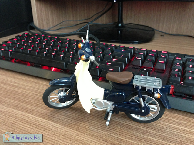 Honda Super Cub model bike toy 1