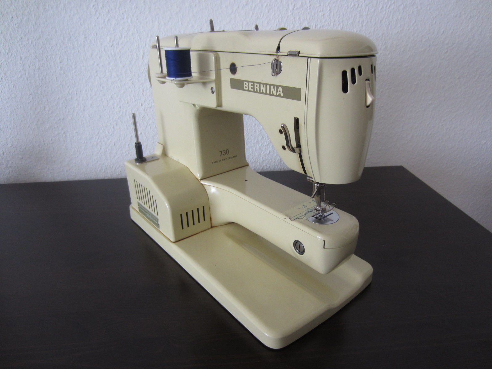 Retro Tech Geneva: Sewing Machine Sundays: Bernina Record 730