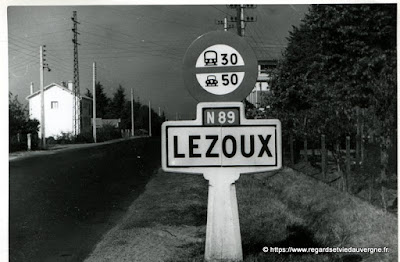 Photo de famille NB panneaux de villes : Lezoux. Photo de famille NB panneaux de villes : Lezoux.