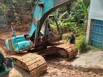 TANTANGAN OPERATOR BACKHOE DI MEDAN TERJAL TMMD TANTANGAN OPERATOR BACKHOE DI MEDAN TERJAL TMMD