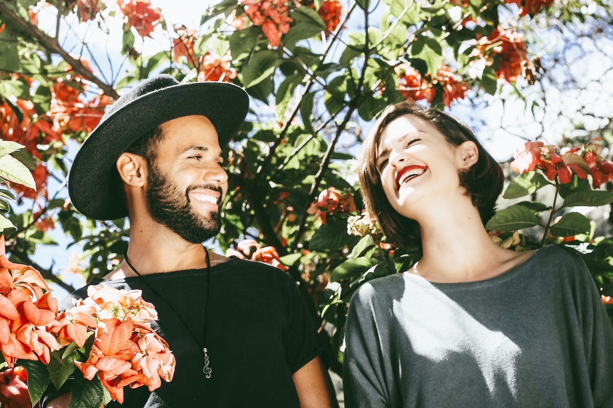 11 Universal Signs That Someone Is flirting With You 9