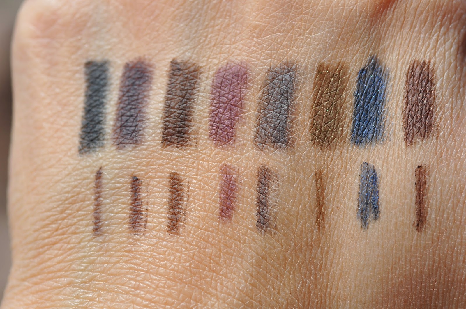 Lasting Line™ Long-Wearing Eyeliner Swatches, Review The Shades Of