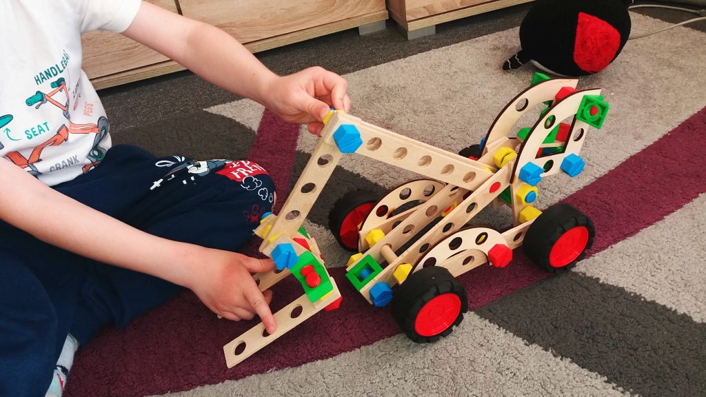 Mały konstruktor i Mały konstruktor Junior- kreatywne zabawki dla dzieci