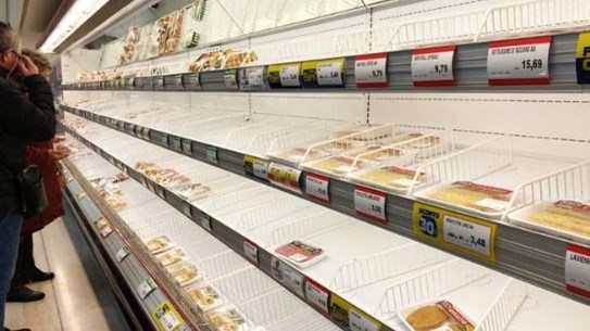 Τρόμος στην Ιταλία από τον κορονοϊό: Πέντε νεκροί - Πόλη "φάντασμα' το Μιλάνο - Πανικός στα σούπερ μάρκετ 