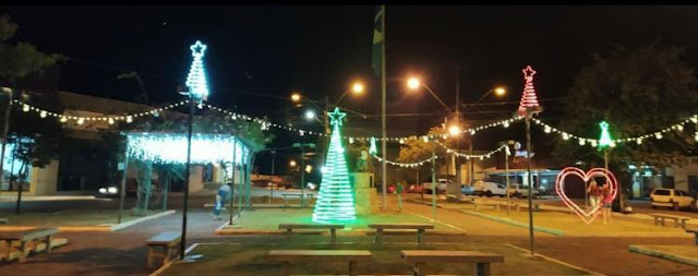 Manoel Ribas: Após chineladas do ano passado, Papai Noel não aparece na pracinha... 