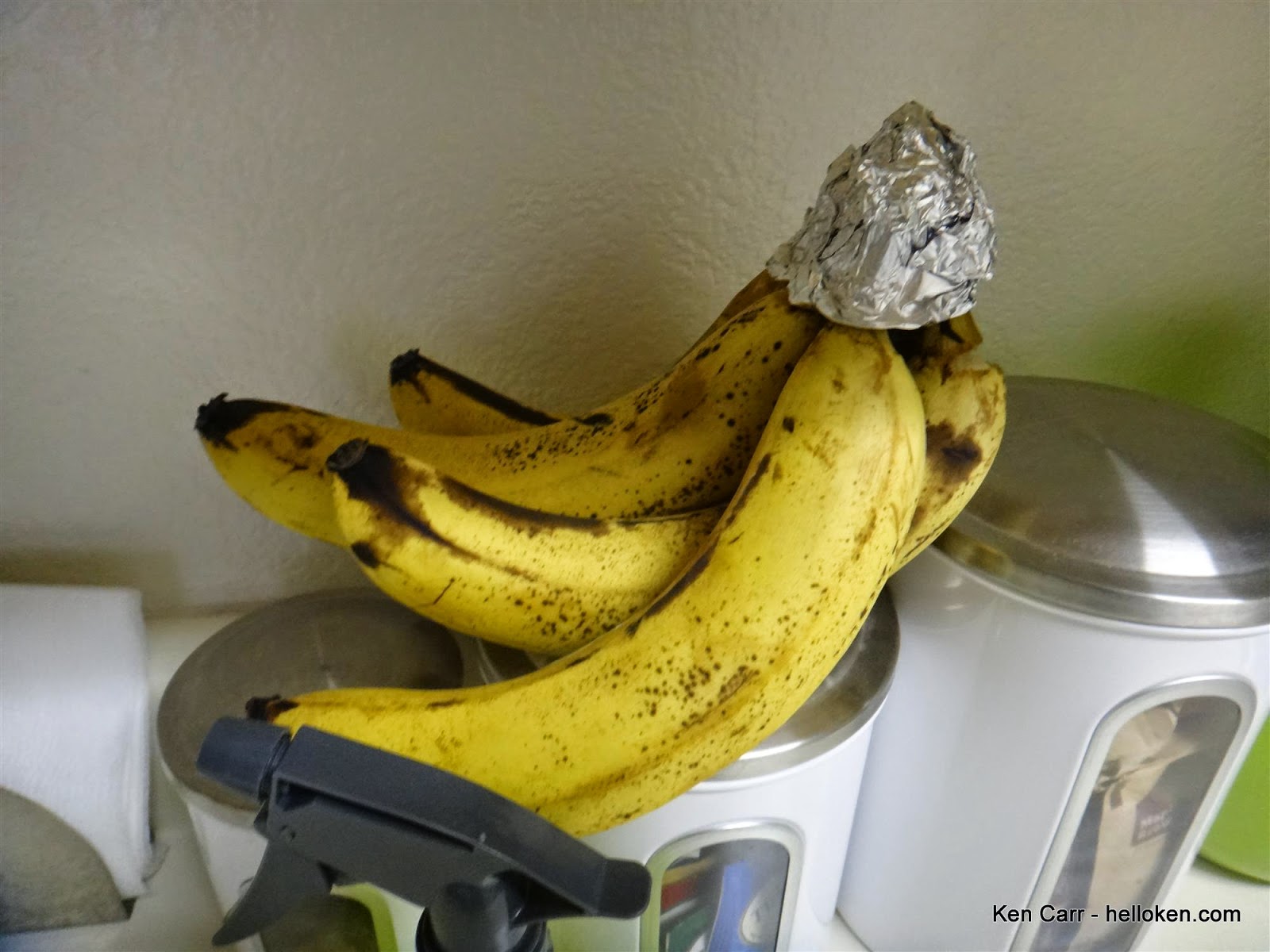 Shiny silver aluminum banana hat