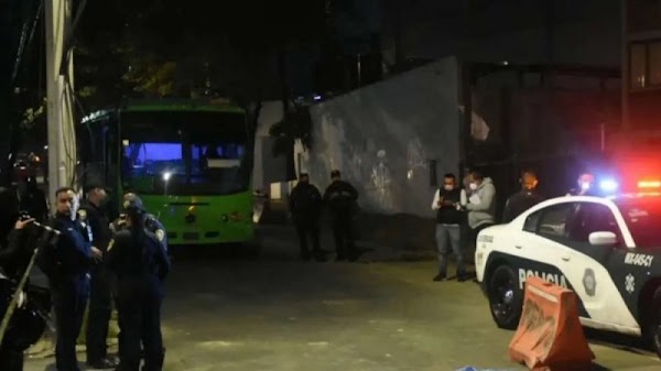 Ciudadano FRUSTRA asalto y mata a ladrón en Microbus de Coyoacán; Teme ser detenido y terminar en prisión 