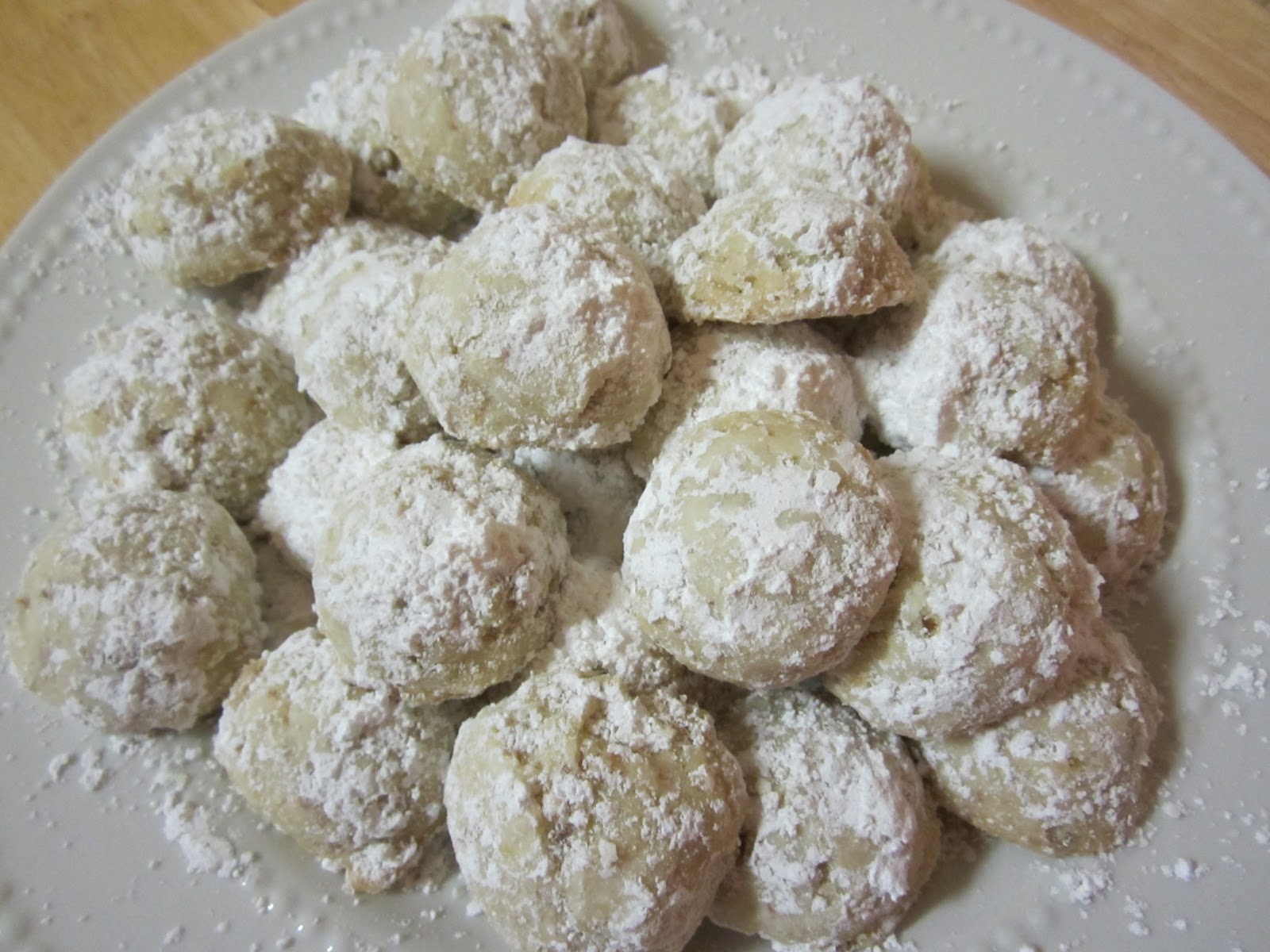 FoodieScoop Christmas Nut Balls