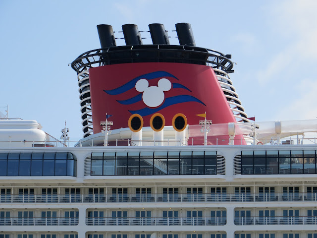 Disney Cruise Line Disney Dream Smokestack
