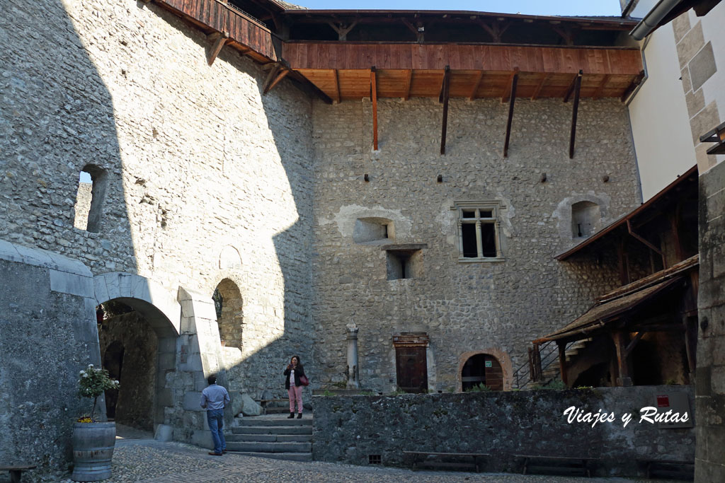 Patios del Castillo de Chillon, Suiza