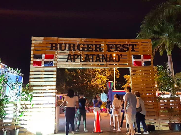 Cuarta edición del Burguer Fest Aplatanao Cuarta edición del Burguer Fest Aplatanao