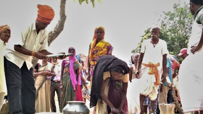 Umat Kristen Dipaksa Membungkuk Kepada Patung Dewi, Diusir Dari Desa di India