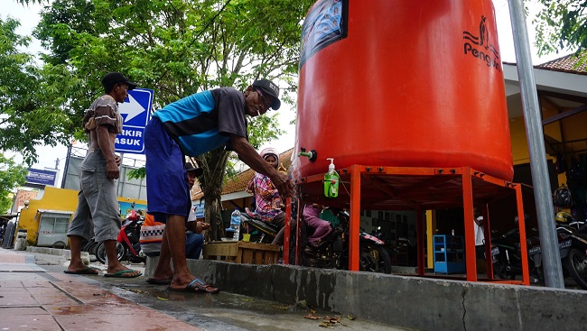 Cegah Corona Bpbd Kebumen Pasang Toren Untuk Cuci Tangan