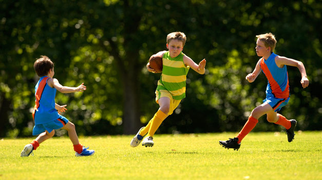Niños hacen deporte (teinteresa.com)