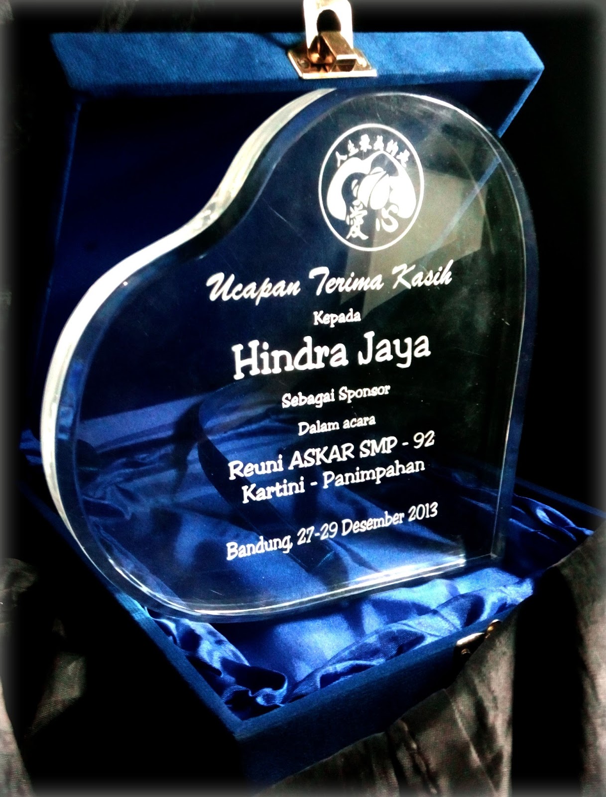 JUAL plakat murah/ plakat exspres/ plakat acrylic/ plakat cepat / jasa