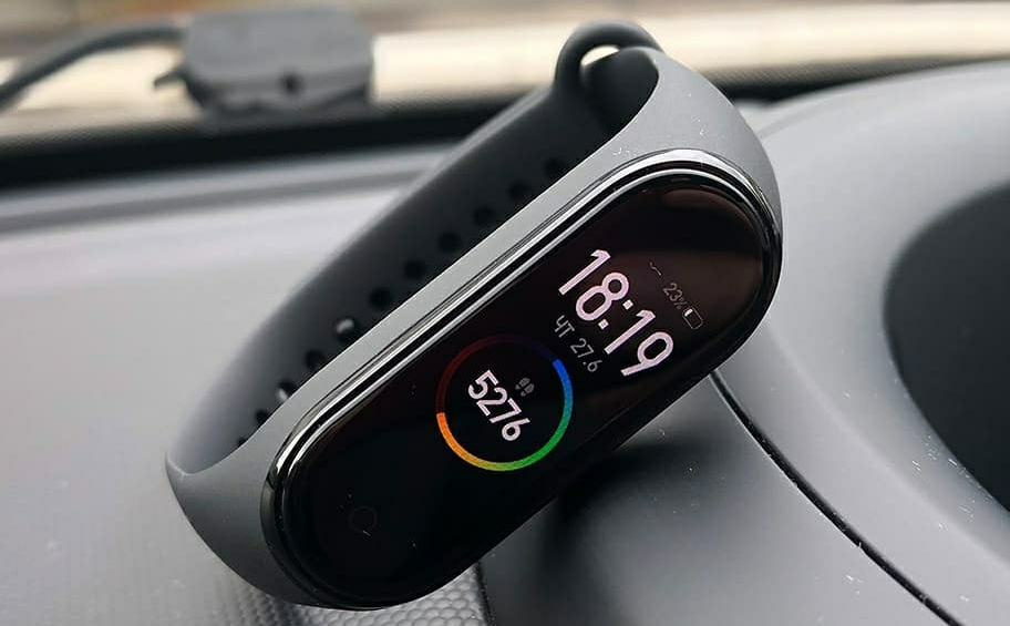 smart band under 3000