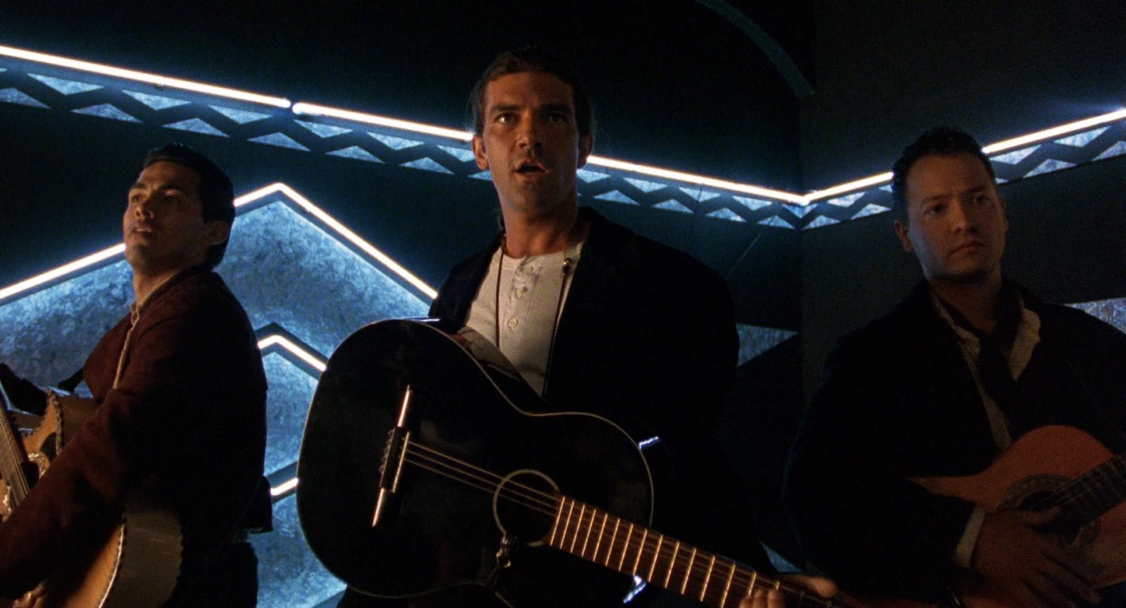 Desperado+%281995%29+HD+1080p+BRRip+Latino+-+Ingles+-+Descargatepelis.com.mkv_snapshot_00.11.06_%5B2020.01.12_20.30.32%5D.jpg (1600×865)