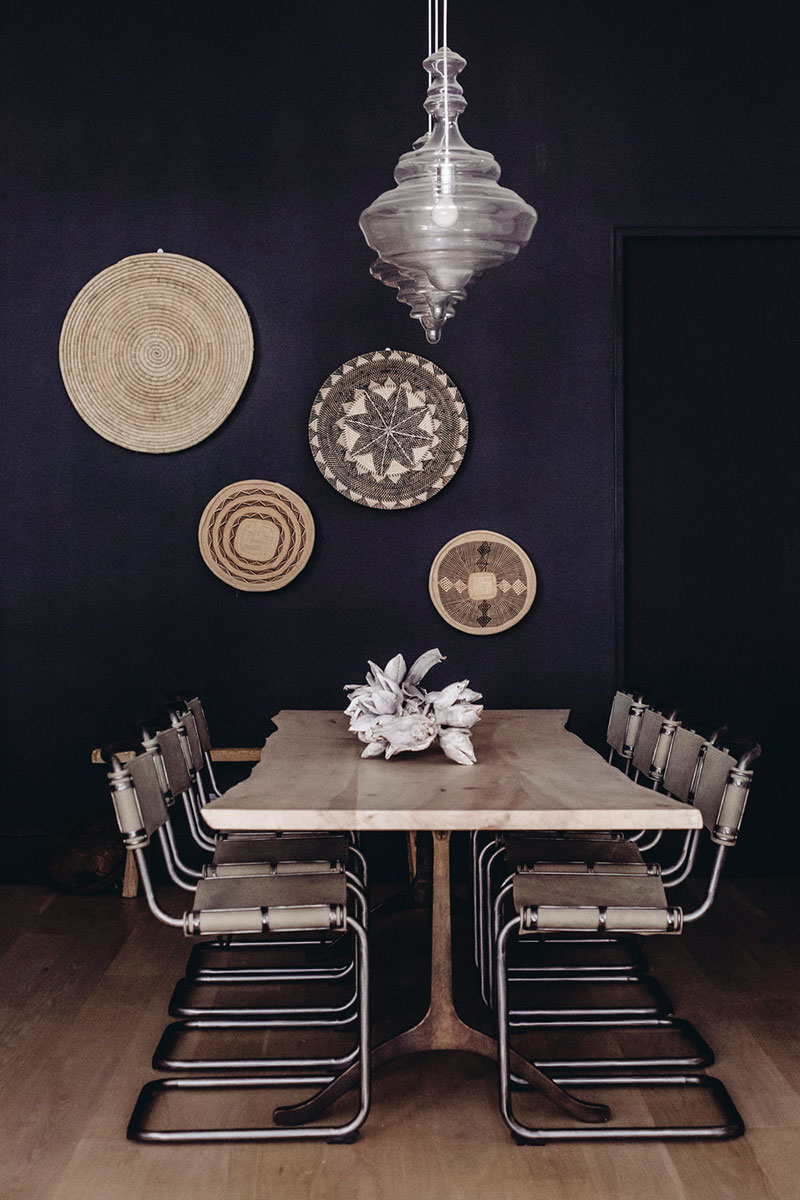 Stylish loft in New York with warm natural accents by Becca Interiors