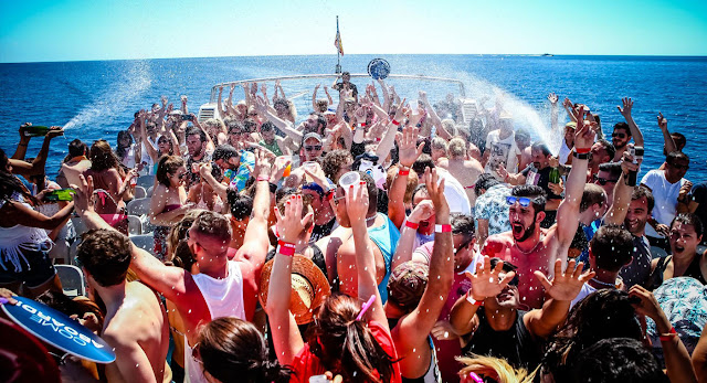 party boat hire gold coast