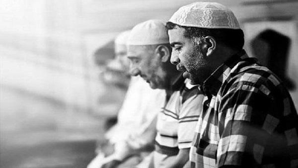 6 أخطاء يقع فيها بعض المصلين.. تعرف عليهم  