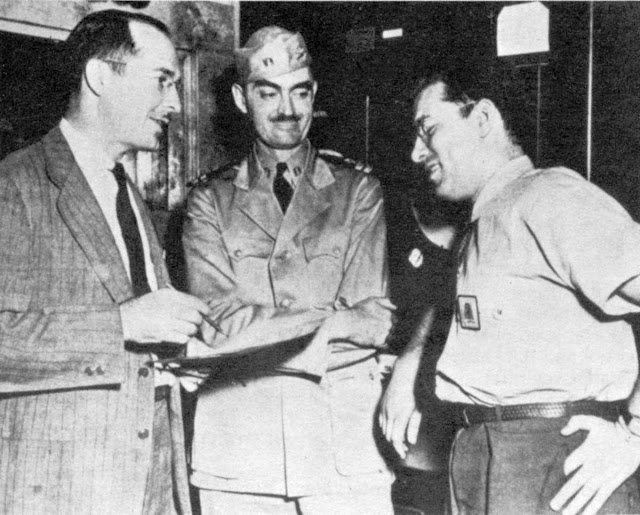 Хайнлайн, Де Камп и Азимов на заводе (снимок 1944 года).